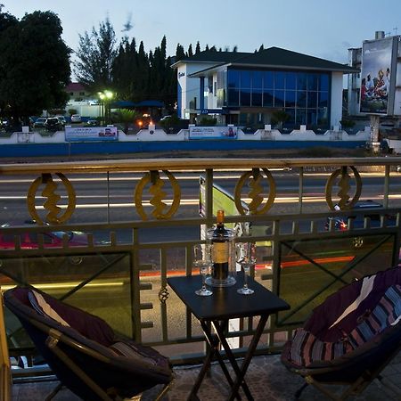 Jesiwa B'S Little Palace Hotel Accra Exterior photo