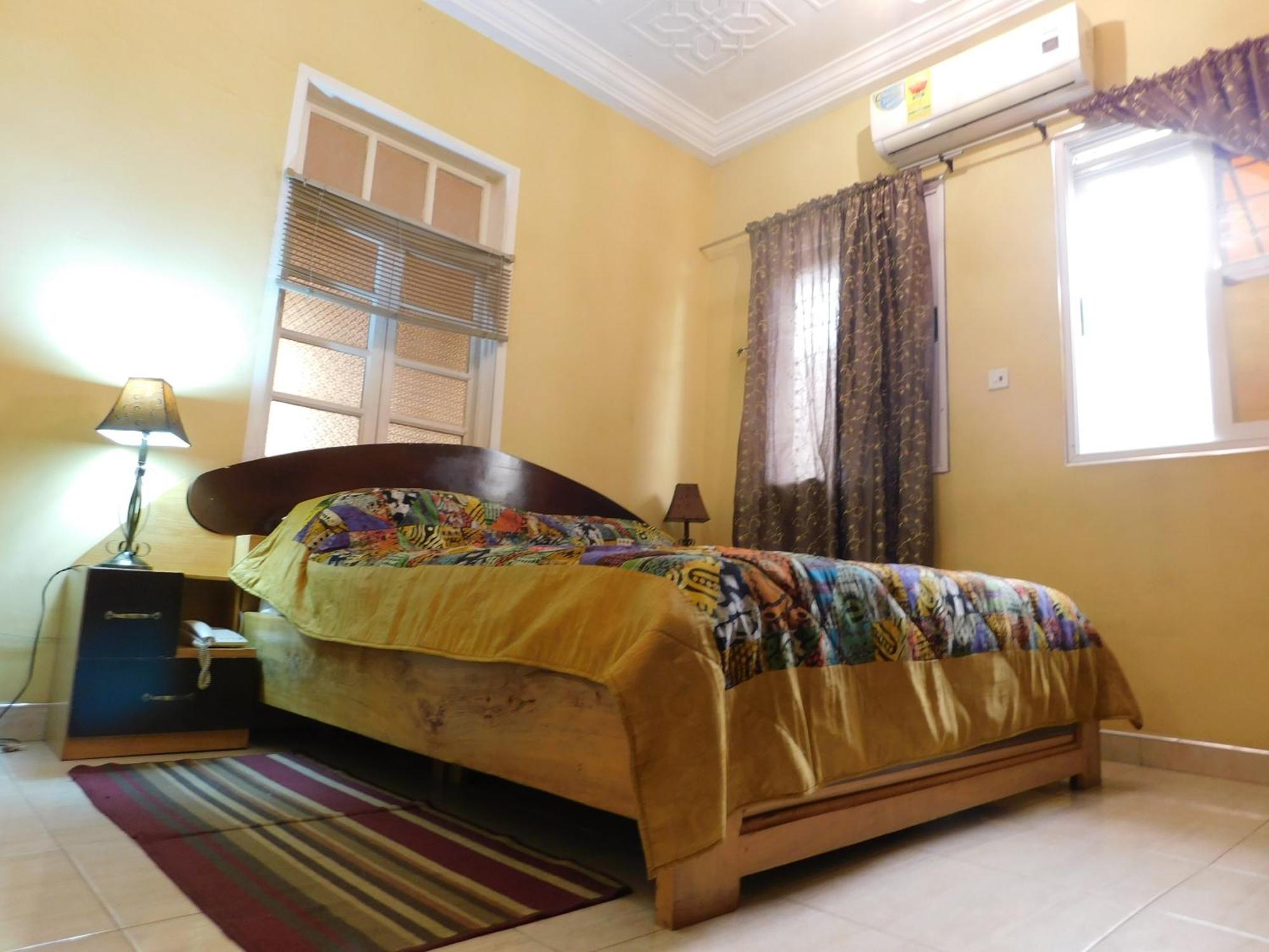 Jesiwa B'S Little Palace Accra Exterior photo