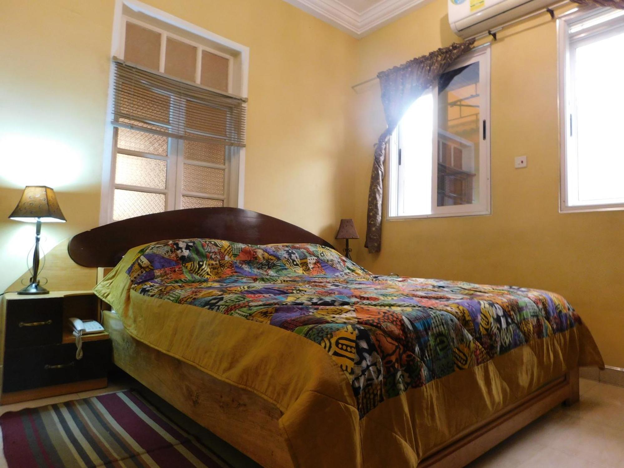 Jesiwa B'S Little Palace Accra Exterior photo