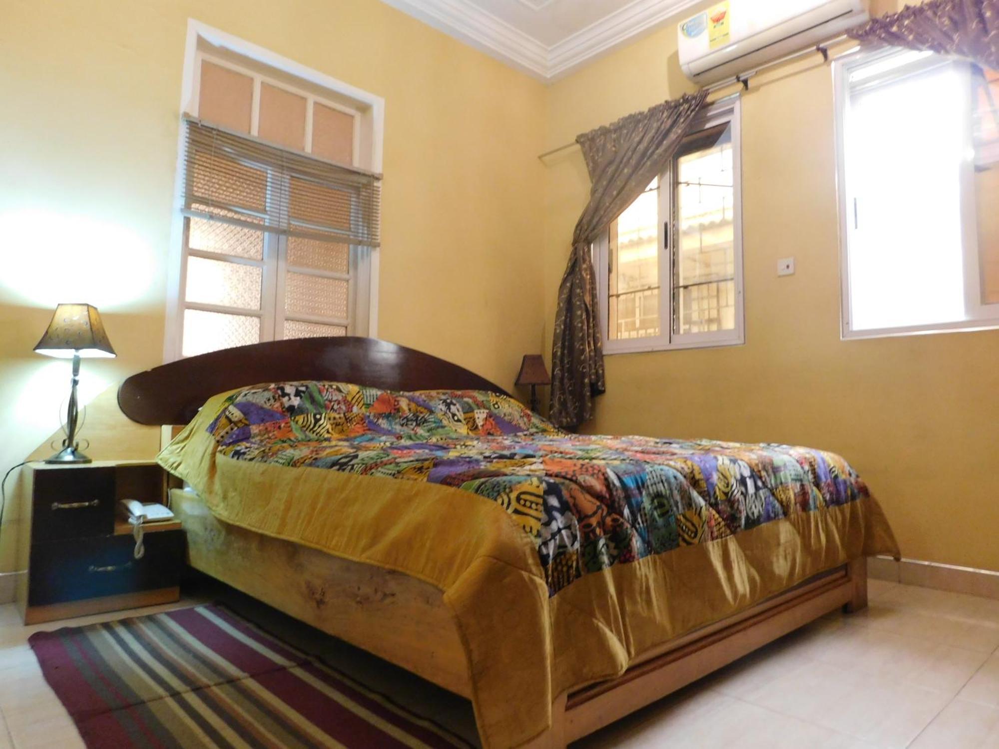 Jesiwa B'S Little Palace Accra Exterior photo