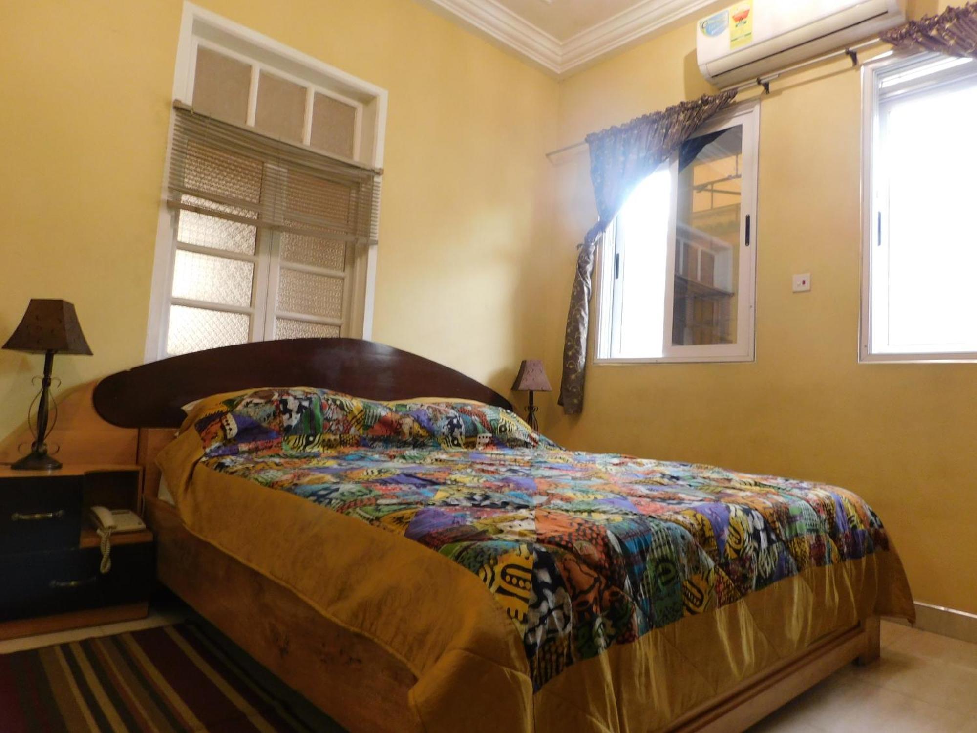 Jesiwa B'S Little Palace Accra Exterior photo