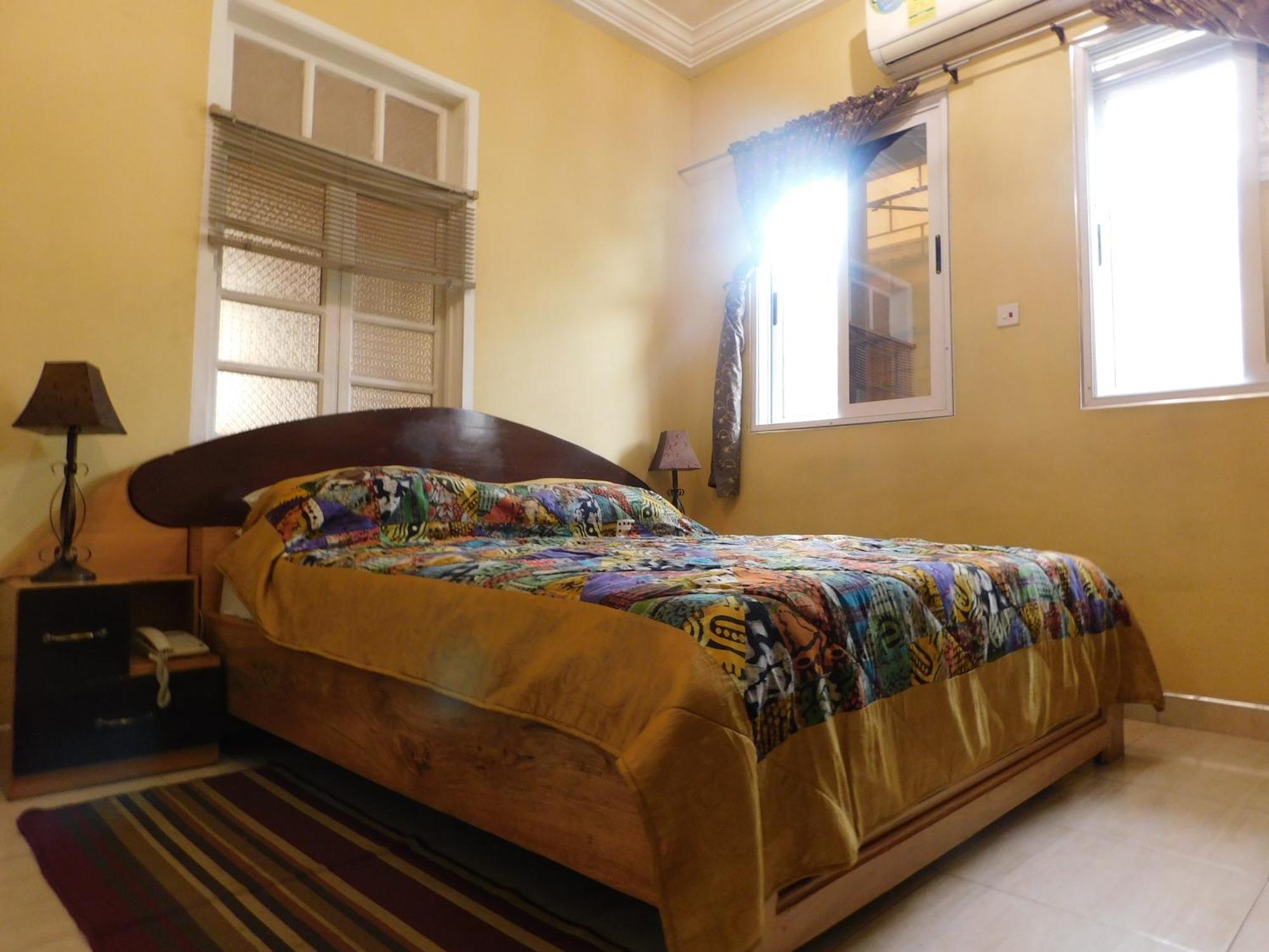 Jesiwa B'S Little Palace Accra Exterior photo
