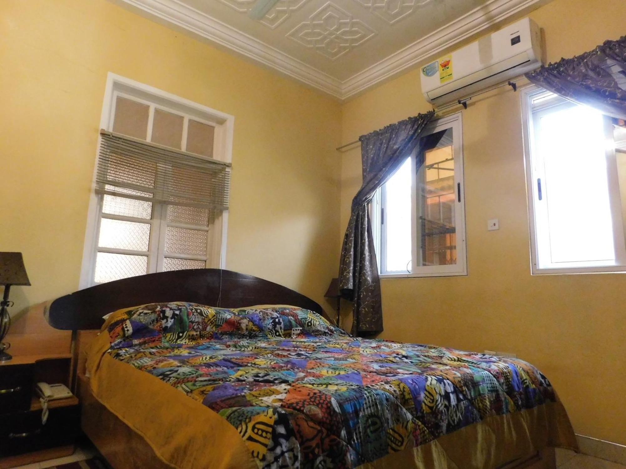 Jesiwa B'S Little Palace Accra Exterior photo