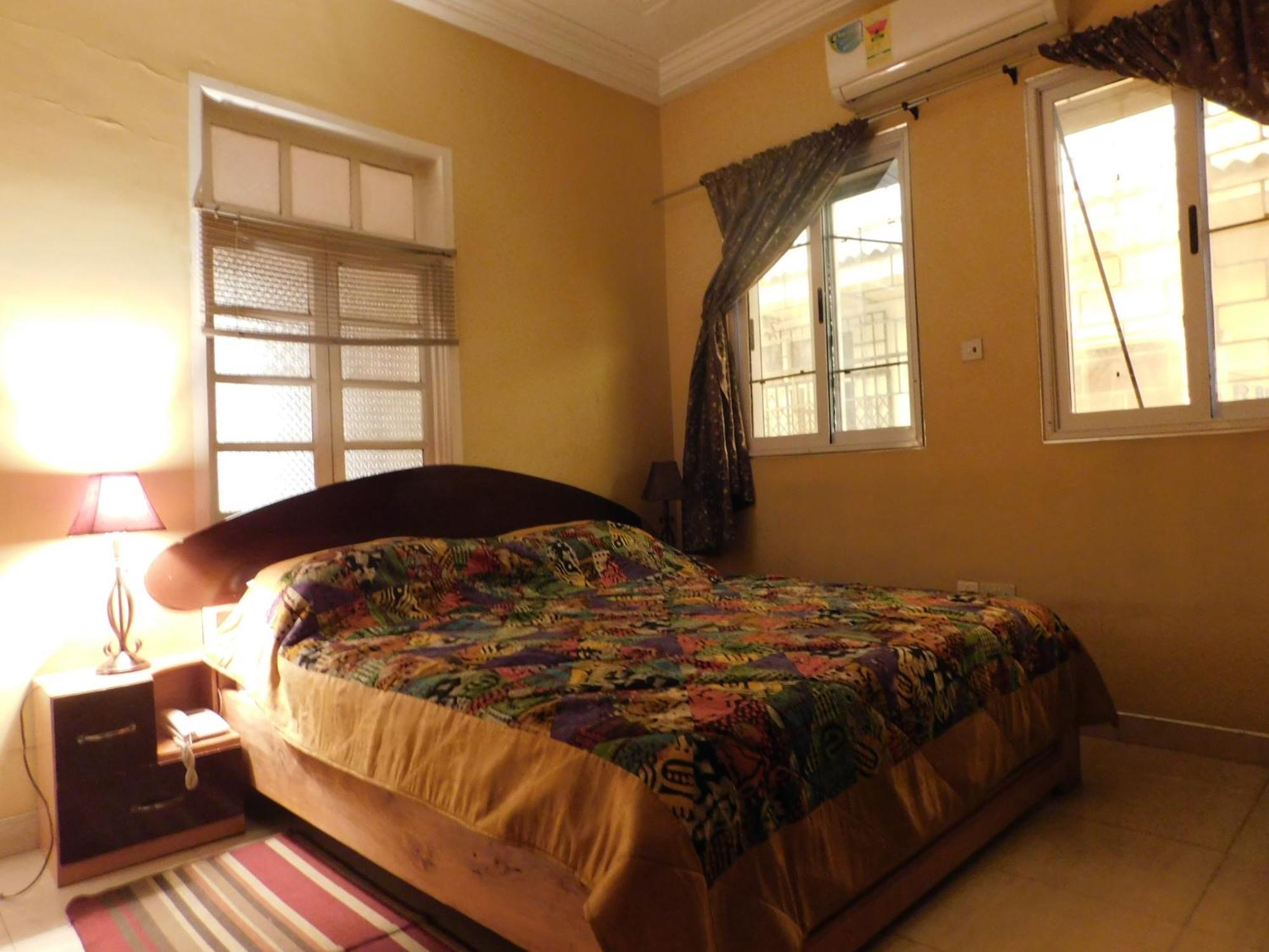Jesiwa B'S Little Palace Accra Exterior photo
