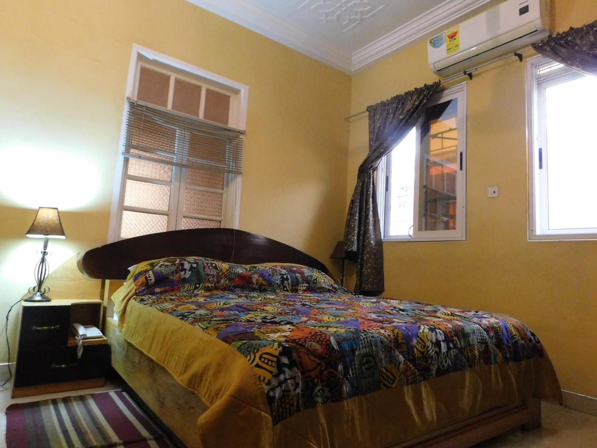 Jesiwa B'S Little Palace Accra Exterior photo