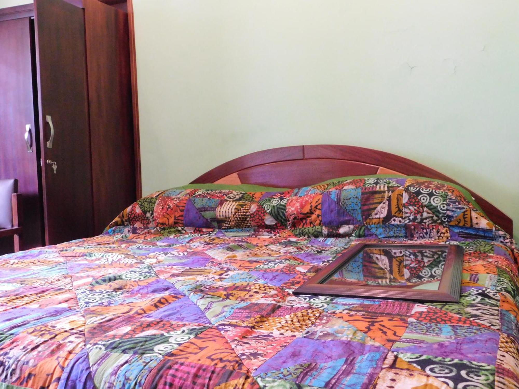 Jesiwa B'S Little Palace Accra Exterior photo